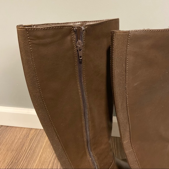 CONNOR BOOTS, Size 7 - Picture 9 of 10